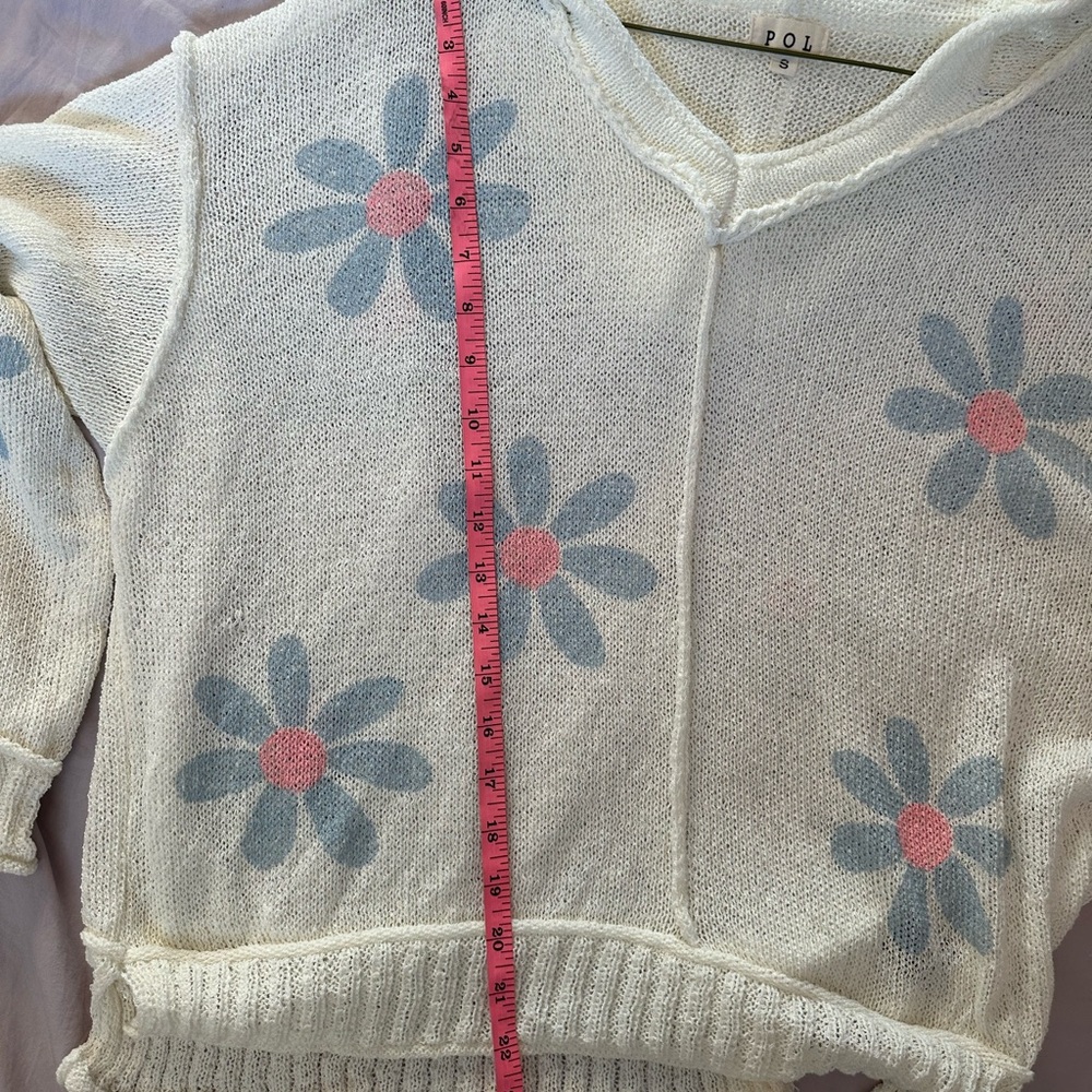 POL Women's V-Neck Knit Jacket - Cream and Blue Floral - Picture 7 of 7